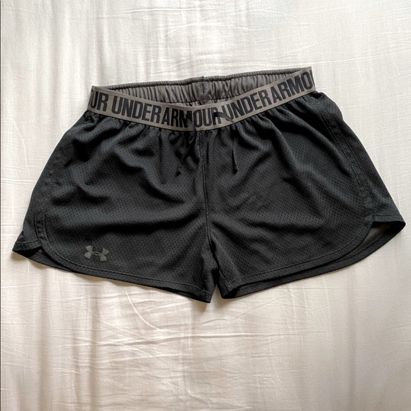 Under Armour Pants - Black/Gray Under Armour Mesh Shorts